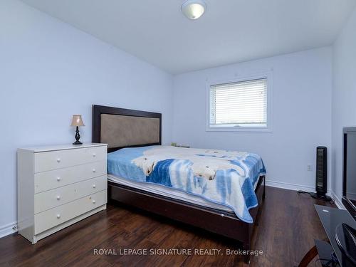 1327 Corm St, Innisfil, ON - Indoor Photo Showing Bedroom