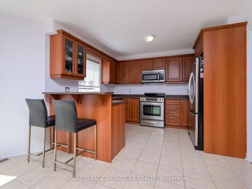 1327 Corm St, Innisfil, ON - Indoor Photo Showing Kitchen