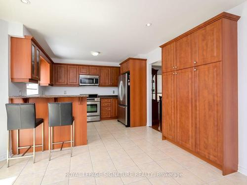 1327 Corm St, Innisfil, ON - Indoor Photo Showing Kitchen