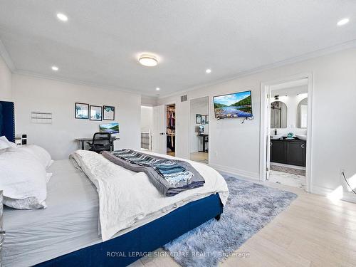 2094 Redstone Cres, Oakville, ON - Indoor Photo Showing Bedroom