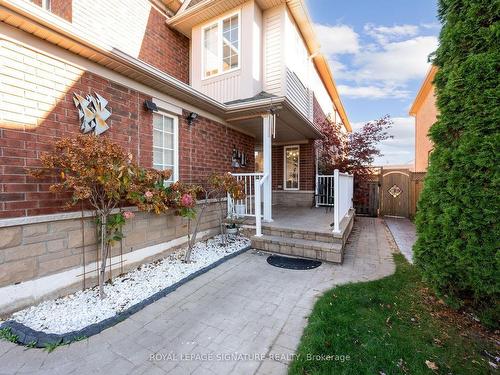 2094 Redstone Cres, Oakville, ON - Outdoor