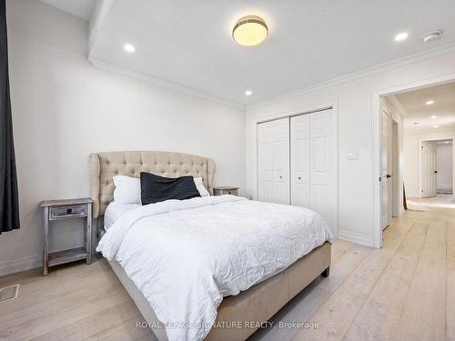 2094 Redstone Cres, Oakville, ON - Indoor Photo Showing Bedroom