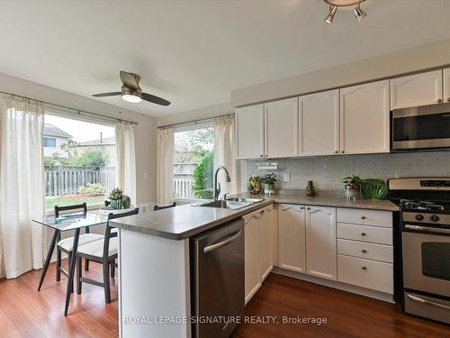 4273 Credit Pointe Dr, Mississauga, ON - Indoor Photo Showing Kitchen With Double Sink