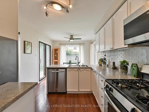 4273 Credit Pointe Dr, Mississauga, ON - Indoor Photo Showing Kitchen