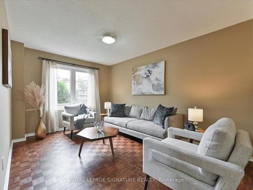 4273 Credit Pointe Dr, Mississauga, ON - Indoor Photo Showing Living Room