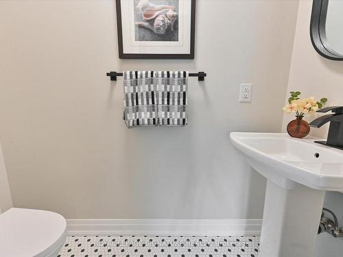 4273 Credit Pointe Dr, Mississauga, ON - Indoor Photo Showing Bathroom