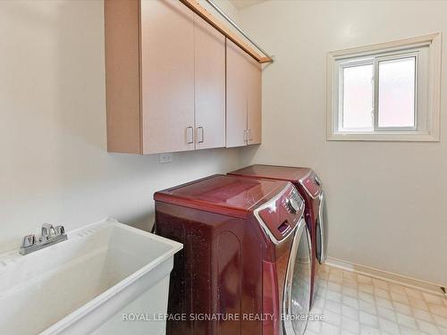 4273 Credit Pointe Dr, Mississauga, ON - Indoor Photo Showing Laundry Room