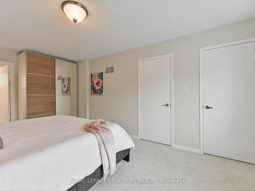 4273 Credit Pointe Dr, Mississauga, ON - Indoor Photo Showing Bedroom