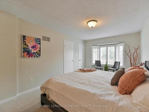 4273 Credit Pointe Dr, Mississauga, ON - Indoor Photo Showing Bedroom