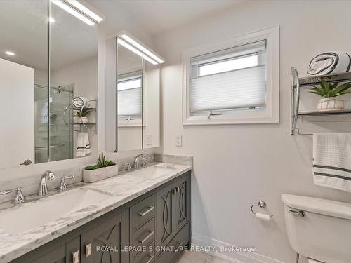 4273 Credit Pointe Dr, Mississauga, ON - Indoor Photo Showing Bathroom