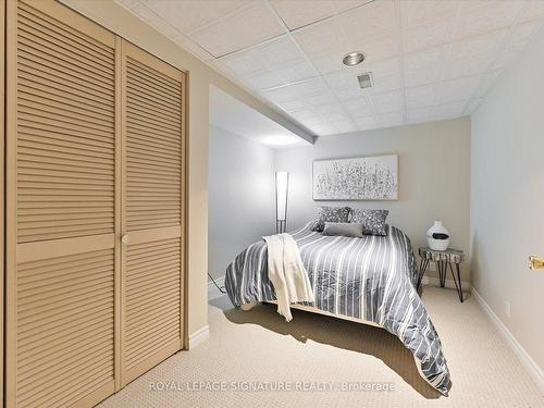 4273 Credit Pointe Dr, Mississauga, ON - Indoor Photo Showing Bedroom