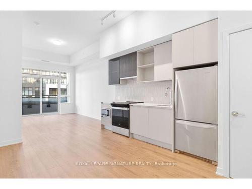 219-395 Dundas St W, Oakville, ON - Indoor Photo Showing Kitchen