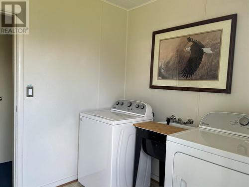 905 Victoria Road, Revelstoke, BC - Indoor Photo Showing Laundry Room