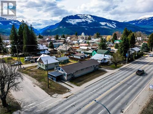 905 Victoria Road, Revelstoke, BC - Outdoor With View