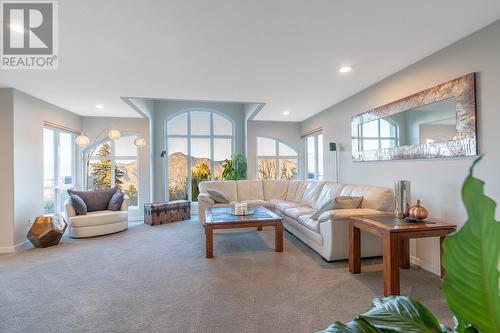 2015 High Country Boulevard, Kamloops, BC - Indoor Photo Showing Living Room