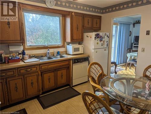 412 Nelson Street, Kincardine, ON - Indoor Photo Showing Kitchen With Double Sink