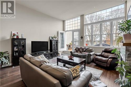 412 Fifth Street Unit#205, Cornwall, ON - Indoor Photo Showing Living Room