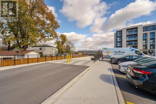 234 - 50 Herrick Avenue, St. Catharines, ON - Outdoor