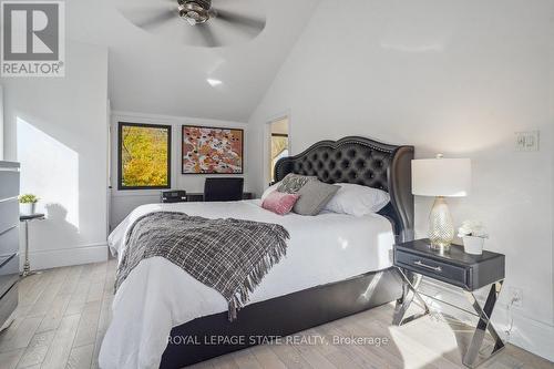 29 Bond Street S, Hamilton, ON - Indoor Photo Showing Bedroom