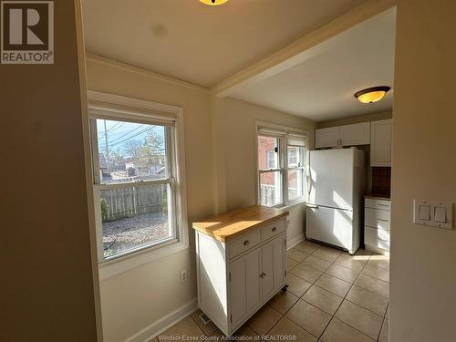 1057 Ellis Avenue, Windsor, ON - Indoor Photo Showing Kitchen