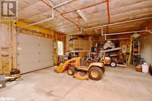 View of garage - 264 Salem Road, Barrie, ON 