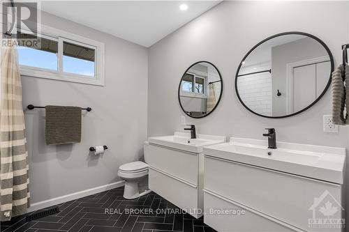 6654 Carolin Court, Ottawa, ON - Indoor Photo Showing Bathroom