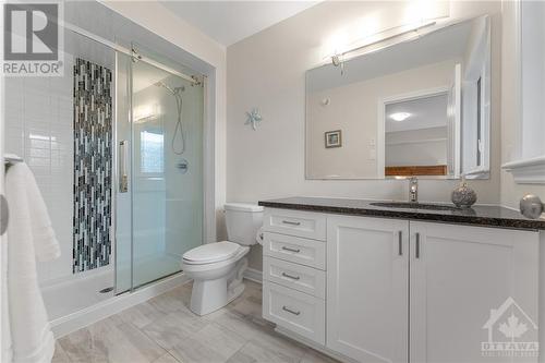 4921 Abbott Street E, Ottawa, ON - Indoor Photo Showing Bathroom