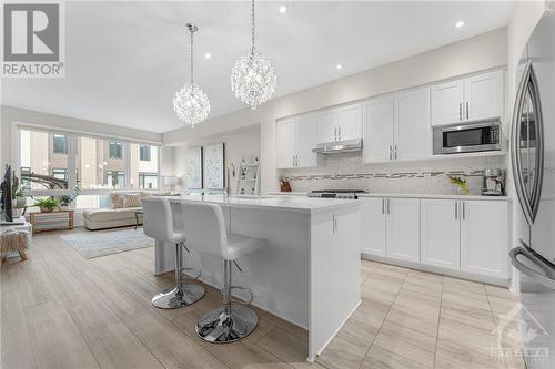 4921 Abbott Street E, Ottawa, ON - Indoor Photo Showing Kitchen With Upgraded Kitchen