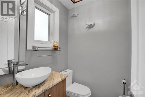 1034 Bayview Drive, Ottawa, ON - Indoor Photo Showing Bathroom