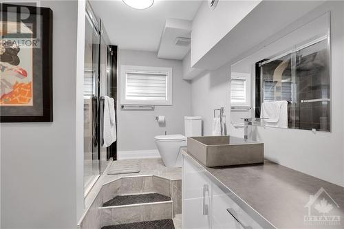 1034 Bayview Drive, Ottawa, ON - Indoor Photo Showing Bathroom