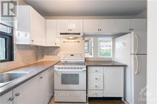 404 - 40 Arthur Street, Ottawa, ON - Indoor Photo Showing Kitchen