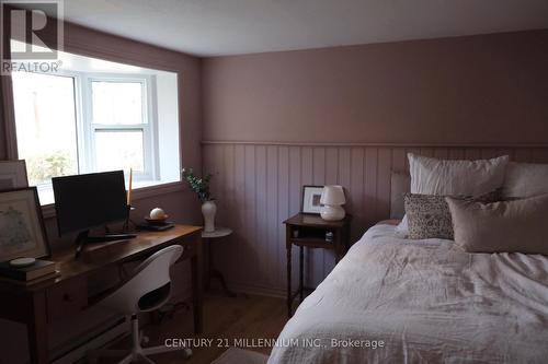 85 Ninth Street, Collingwood, ON - Indoor Photo Showing Bedroom