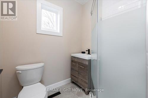 89 Douglas Street, Orillia, ON - Indoor Photo Showing Bathroom