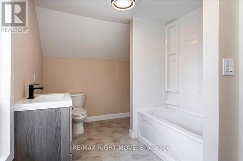 89 Douglas Street, Orillia, ON - Indoor Photo Showing Bathroom