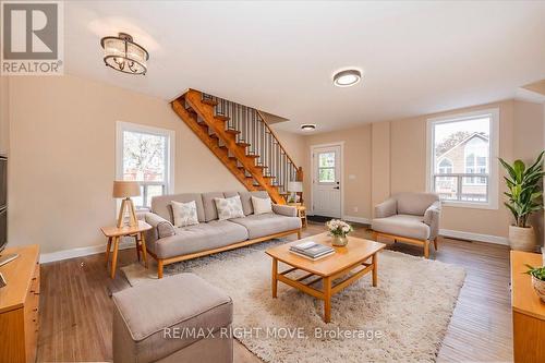 89 Douglas Street, Orillia, ON - Indoor Photo Showing Living Room