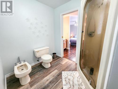 502 Nosov Drive, Iroquois Falls, ON - Indoor Photo Showing Bathroom