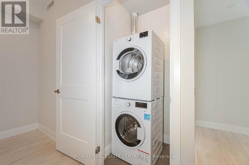 2101 - 15 Lynch Street, Brampton, ON - Indoor Photo Showing Laundry Room