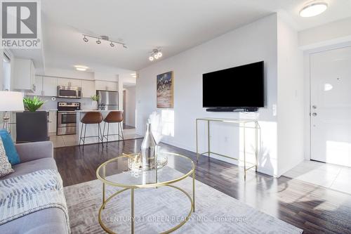 32 - 2508 Post Road, Oakville, ON - Indoor Photo Showing Living Room