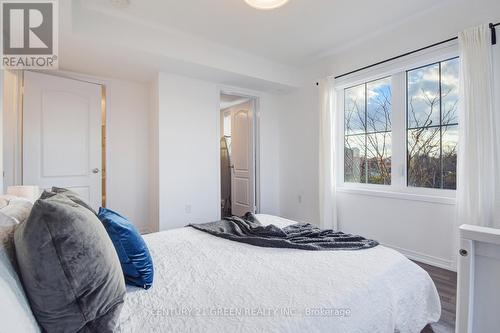 32 - 2508 Post Road, Oakville, ON - Indoor Photo Showing Bedroom