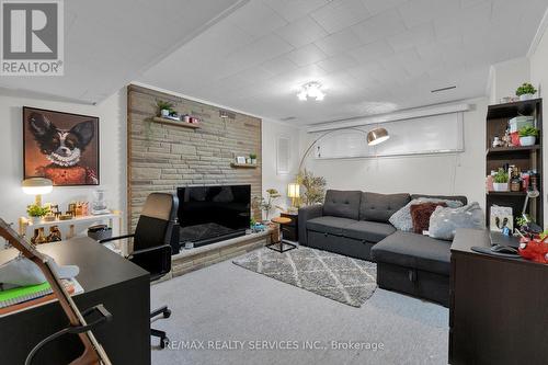 81 Glenforest Road, Brampton, ON - Indoor Photo Showing Living Room