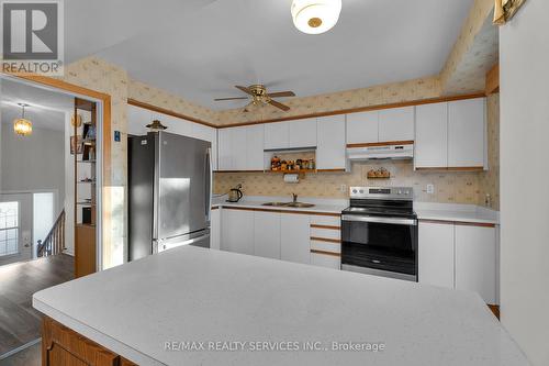 81 Glenforest Road, Brampton, ON - Indoor Photo Showing Kitchen