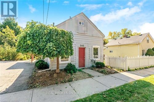 262 Pine Street, Milton, ON - Outdoor