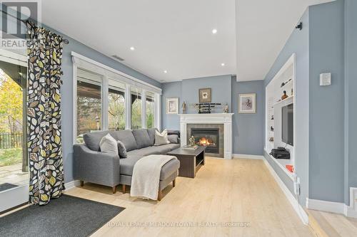 47 Dawson Crescent, Halton Hills, ON - Indoor Photo Showing Living Room With Fireplace