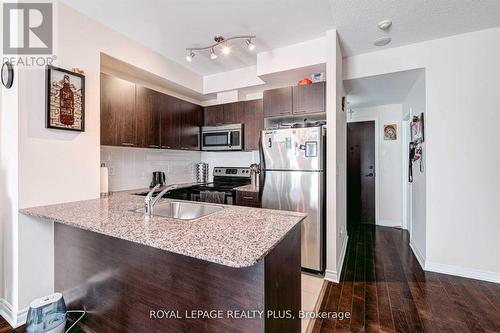 715 - 385 Prince Of Wales Drive, Mississauga, ON - Indoor Photo Showing Kitchen With Upgraded Kitchen