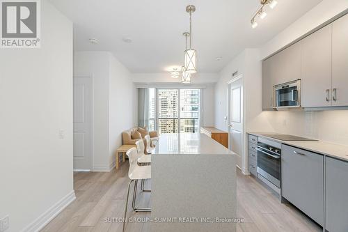 1510 - 36 Elm Drive, Mississauga, ON - Indoor Photo Showing Kitchen