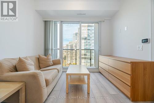 1510 - 36 Elm Drive, Mississauga, ON - Indoor Photo Showing Living Room