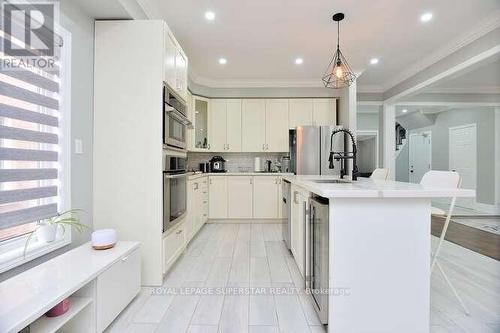 Upper - 12 El Camino Way, Brampton, ON - Indoor Photo Showing Kitchen With Upgraded Kitchen