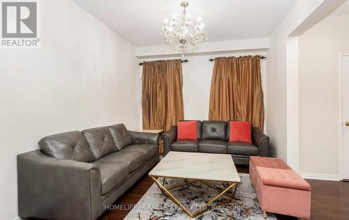 590 Lott Crescent N, Milton, ON - Indoor Photo Showing Living Room