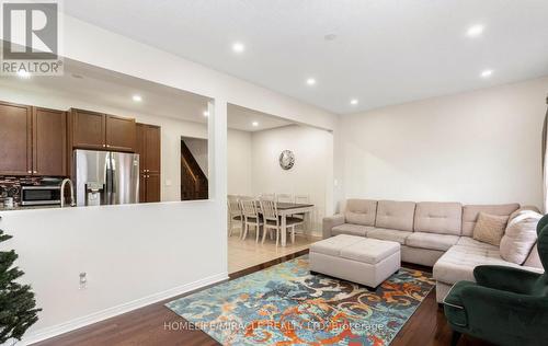 590 Lott Crescent N, Milton, ON - Indoor Photo Showing Living Room