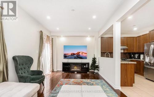 590 Lott Crescent N, Milton, ON - Indoor Photo Showing Kitchen